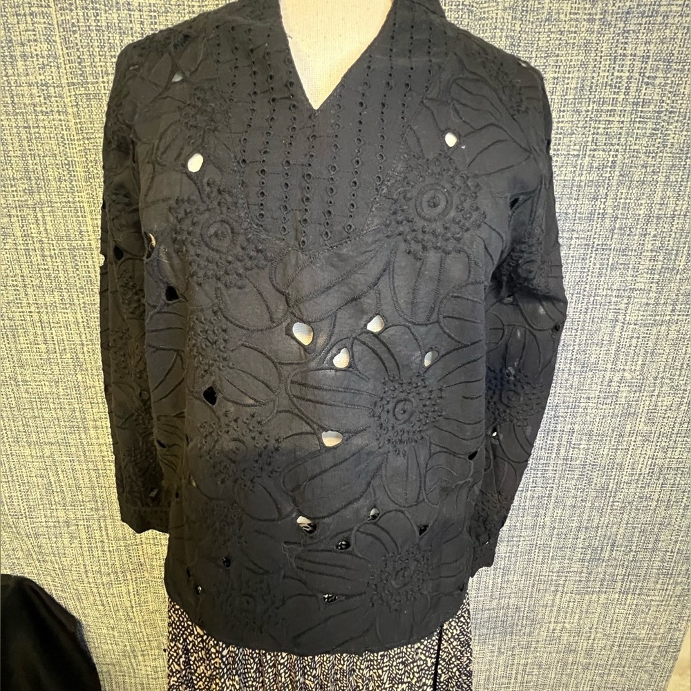 Adiva Black Floral Cutout Women's Blazer